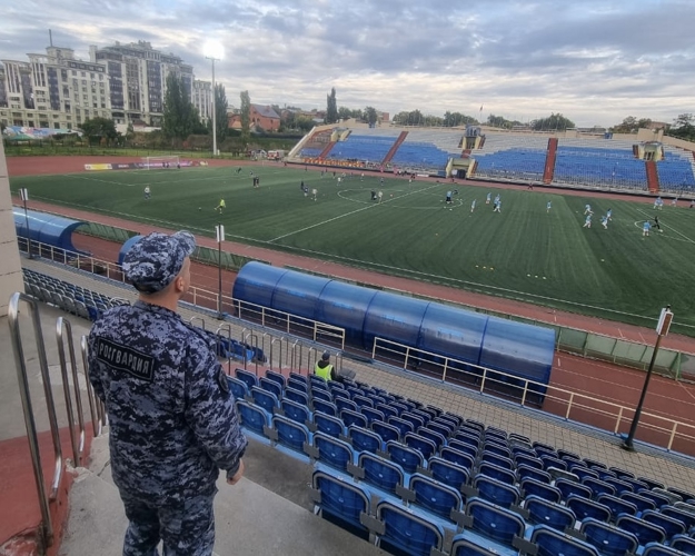 Сотрудники вневедомственной охраны обеспечили безопасность во время футбольного матча на «Рязань Арена» 