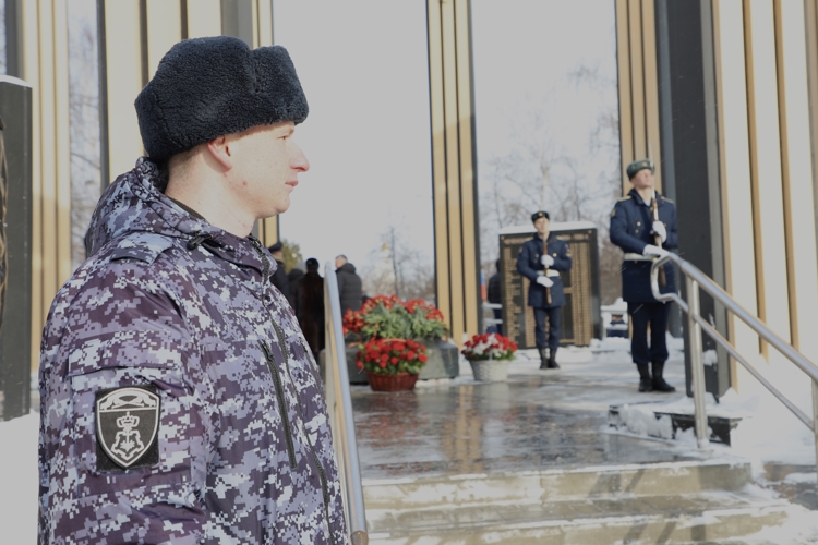 В Рязани сотрудники вневедомственной охраны обеспечили безопасность во время церемонии возложения цветов 