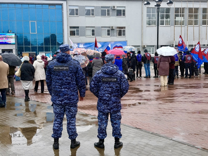 В Рязани сотрудники Росгвардии обеспечили безопасность граждан во время митинг-концерта, посвященный Дню Весны и Труда