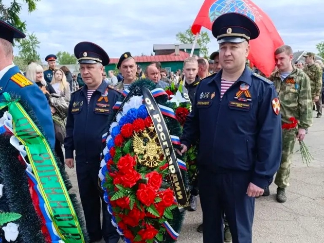 Офицеры вневедомственной охраны Ряжского района почтили память павших воинов у мемориала «Никто не забыт, ничто не забыто»