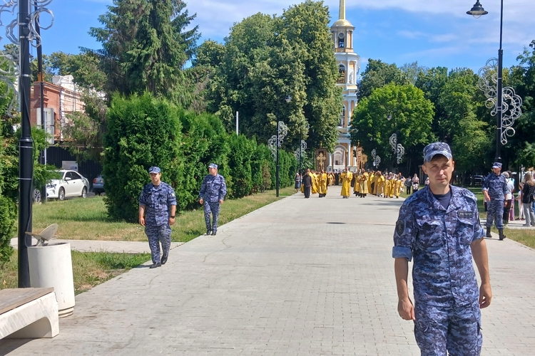  Сотрудники Росгвардии обеспечили безопасность в день празднования Собора Рязанских святых
