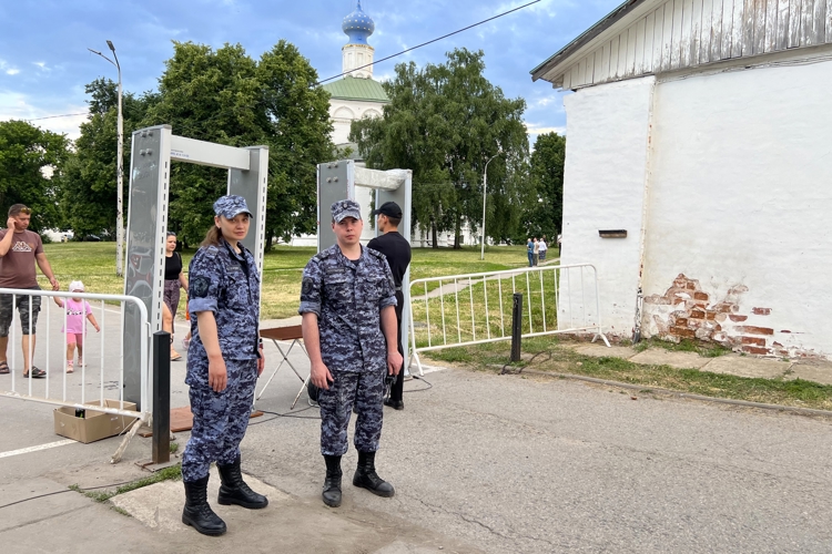 Рязанские росгвардейцы обеспечили безопасность празднования Дня России