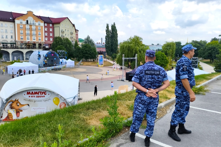 Сотрудники Росгвардии обеспечили безопасность на рязанском фестивале «Мампус и его друзья»
