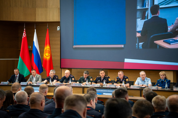 Руководитель управления вневедомственной охраны Росгвардии по Рязанской области принял участие во Всероссийском совещании-семинаре в Нижнем Новгороде